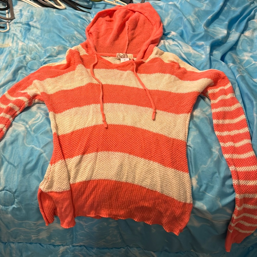 Small, long sleeve, hooded netted shirt, used